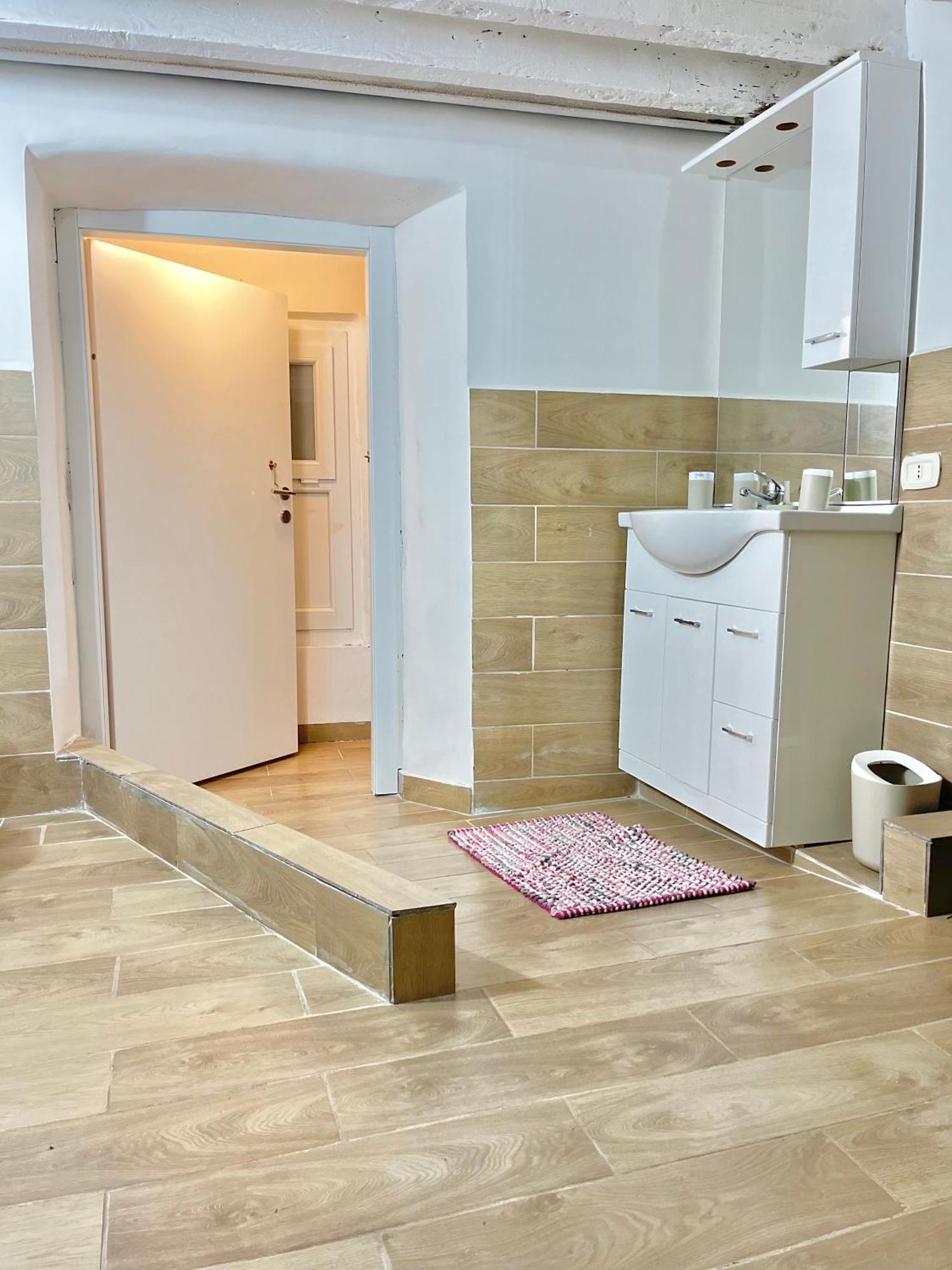Genova Centro Affittacamere- Bagno In Comune Exteriér fotografie