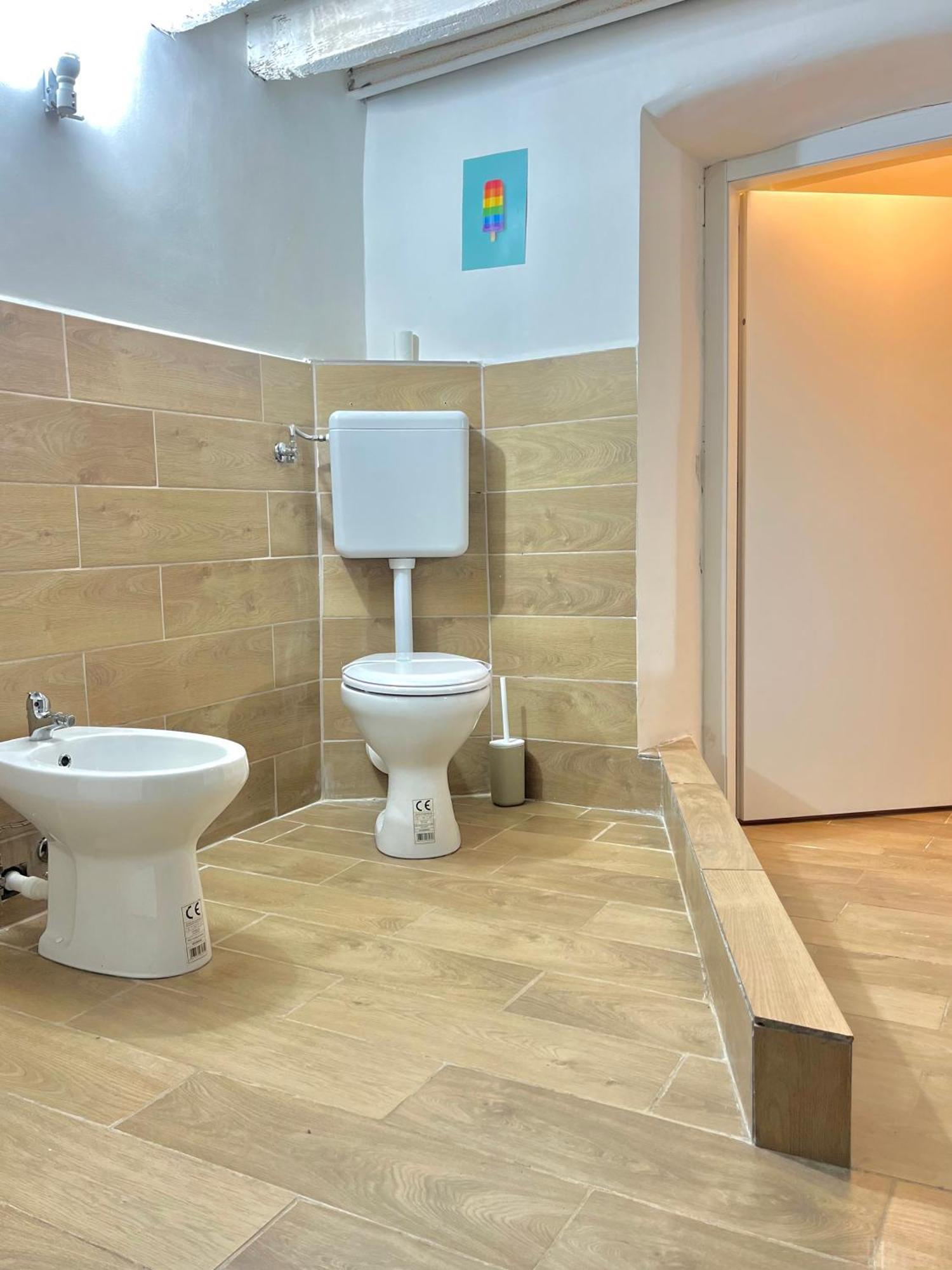 Genova Centro Affittacamere- Bagno In Comune Exteriér fotografie