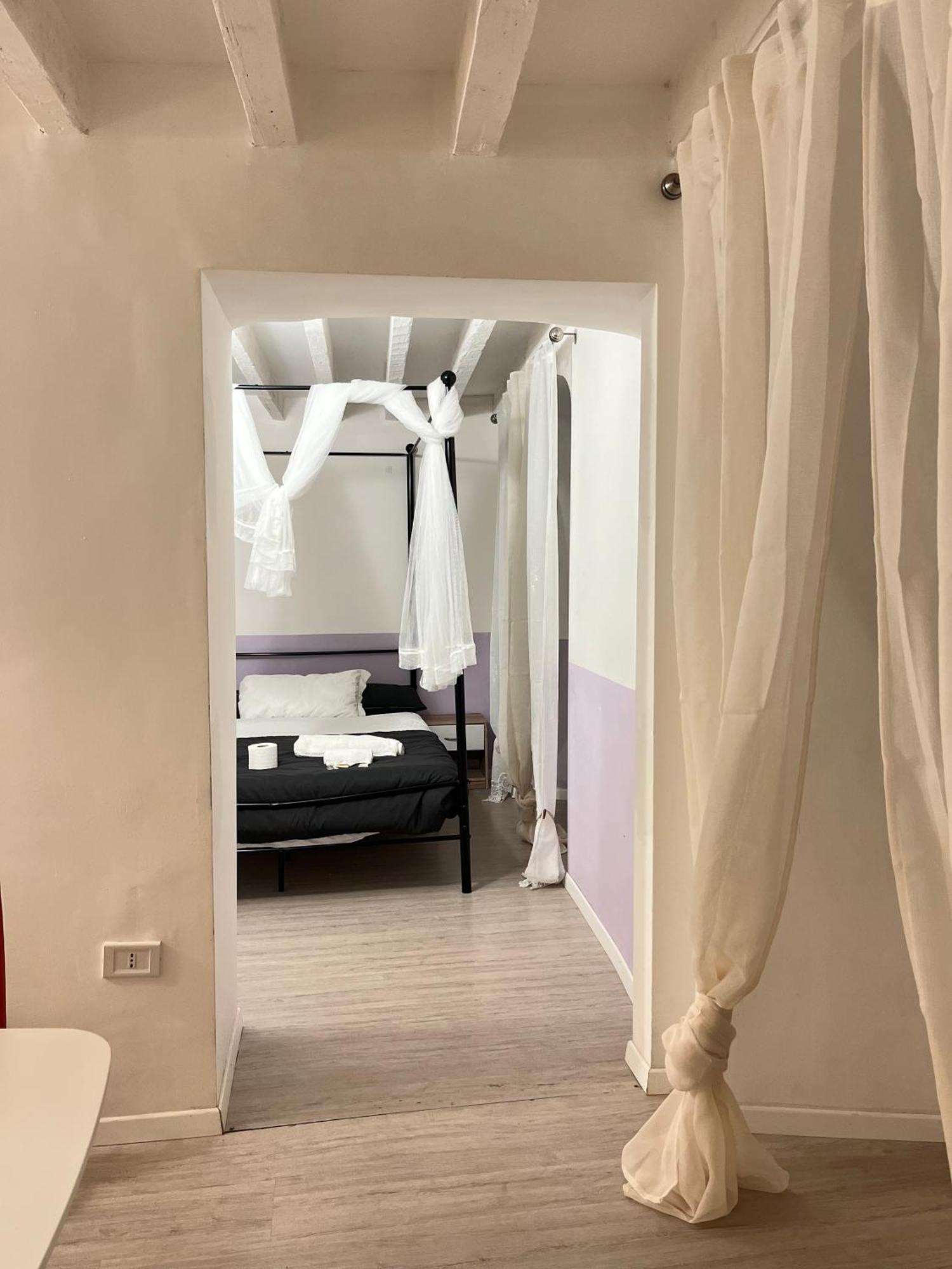 Genova Centro Affittacamere- Bagno In Comune Exteriér fotografie